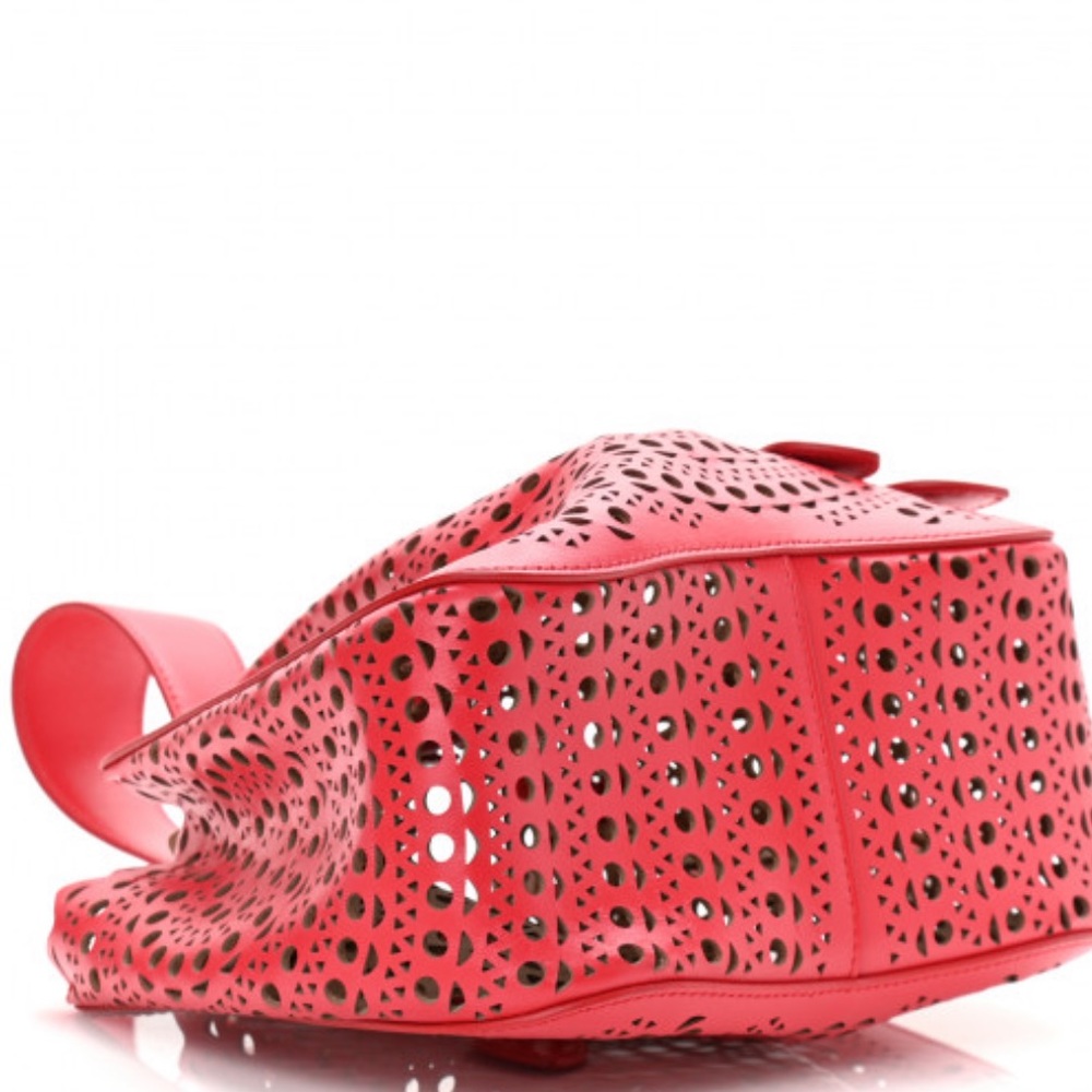 ALAIA WRISTLET BAG - Picture 4 of 8
